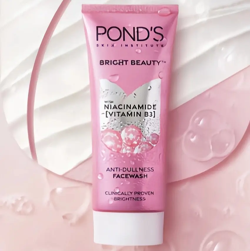 POND's Bright Beauty Infused with vitamin B3 & Niacinamide for Anti Dullness & glass skin shine Face Wash  (100 g)