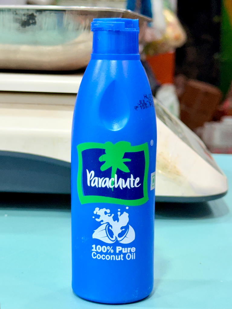 Parachute 100% Pure Coconut Hair Oil (Nariyal tel) (thengai ennai) Hair Oil  (200 ml)